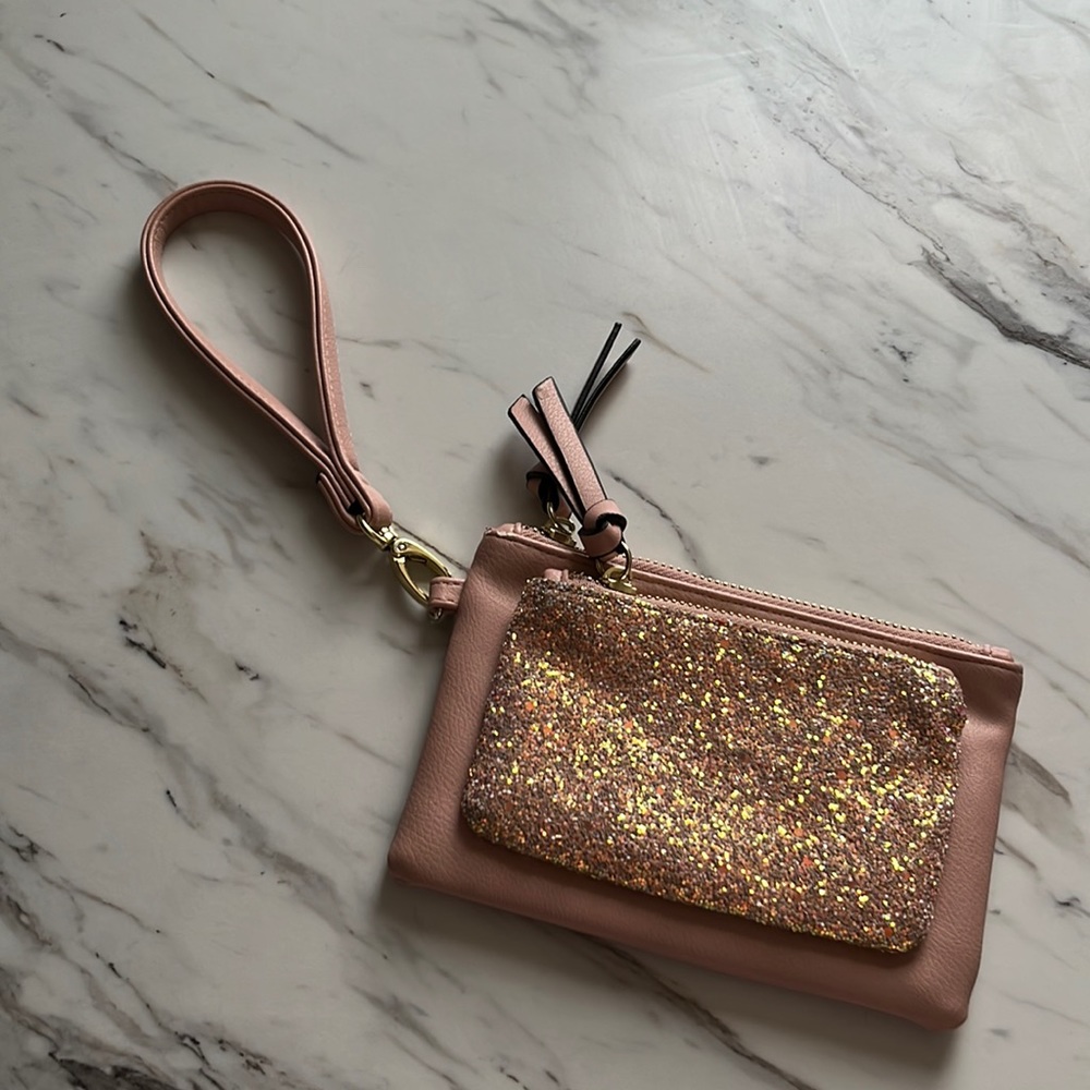 Madden girl wristlet ✨